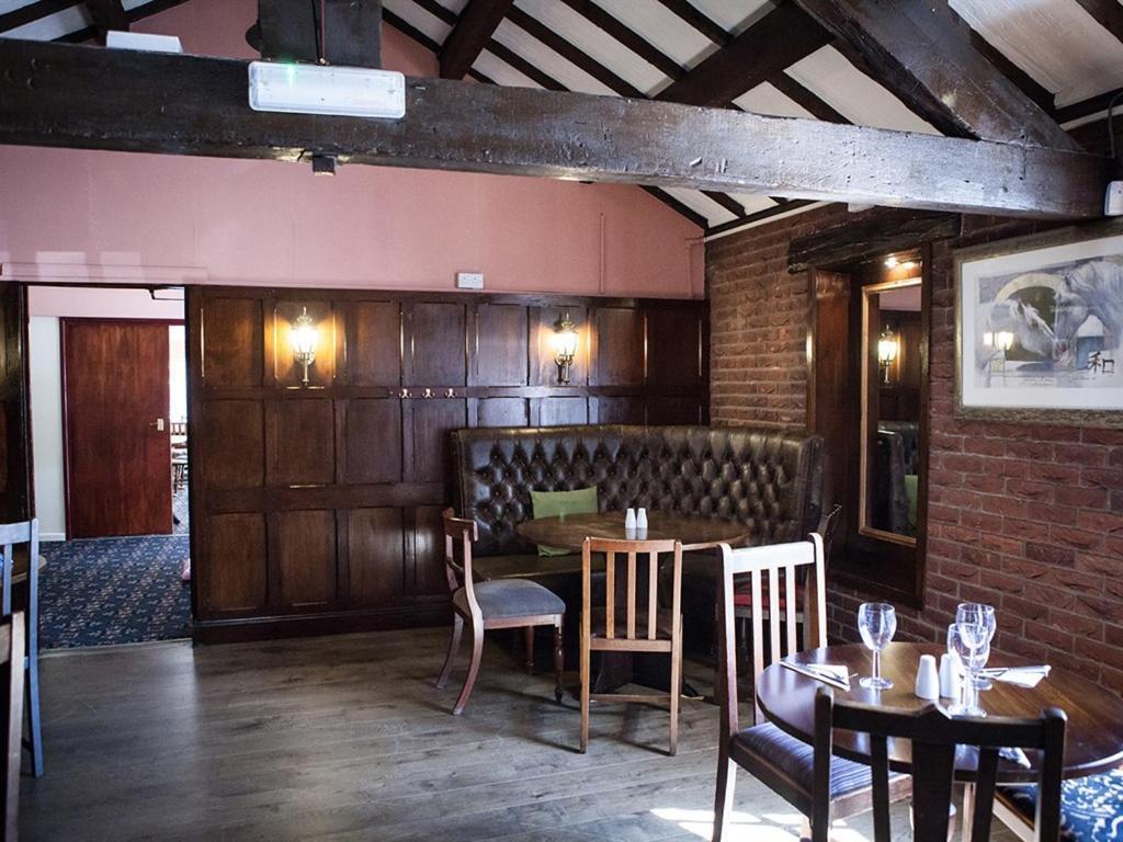 The Crewe Arms Hotel Экстерьер фото