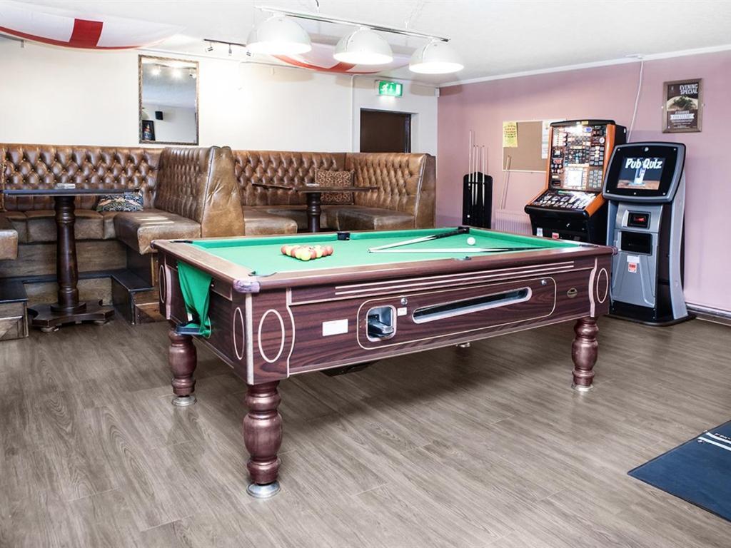 The Crewe Arms Hotel Экстерьер фото