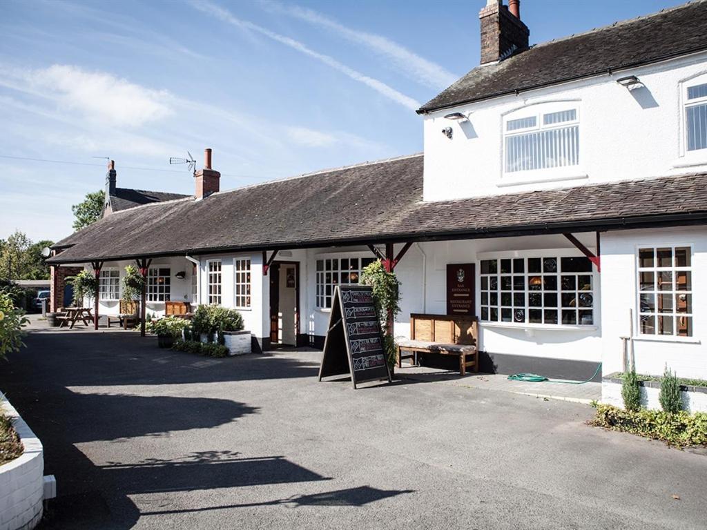 The Crewe Arms Hotel Экстерьер фото