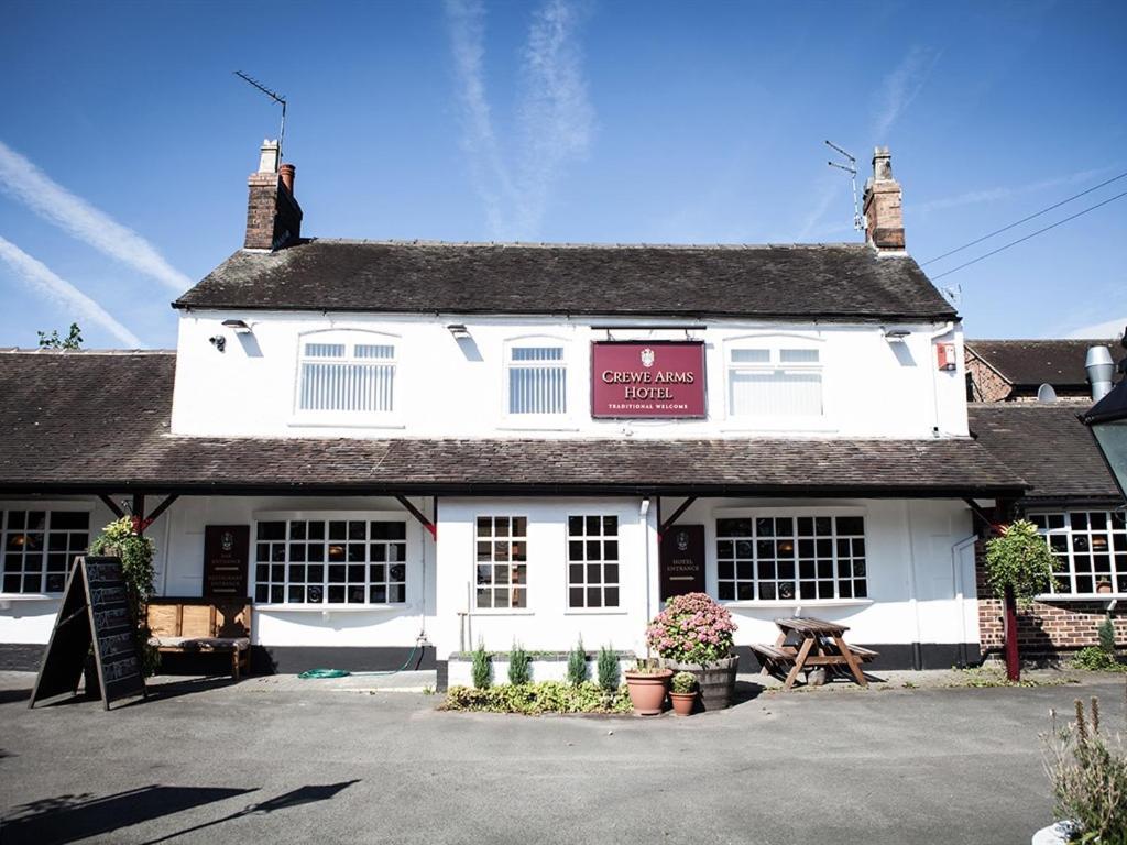 The Crewe Arms Hotel Экстерьер фото